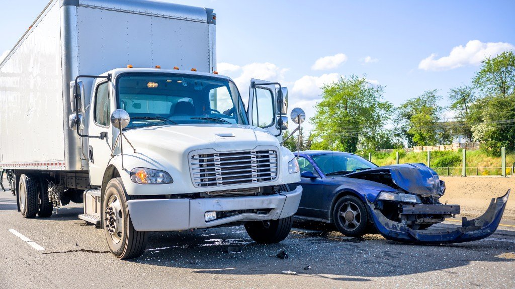 Truck Accidents can Damage Cars and Injure Passengers