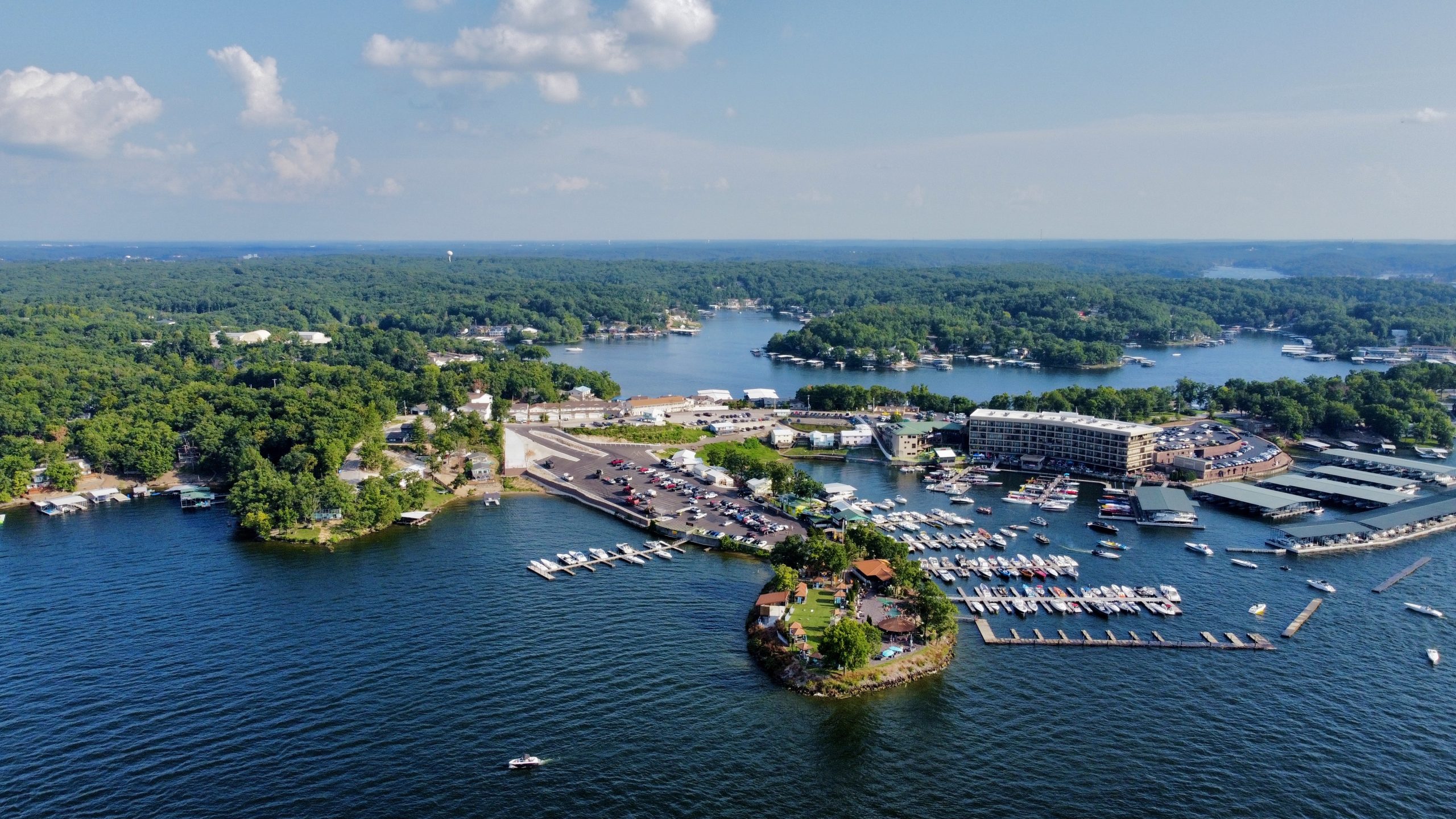 How Crowded Is Too Crowded? Boat Accident Risks During Lake of the Ozarks Holidays